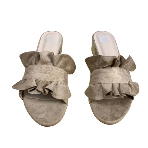 Tan Ruffled Faux Suede Slide Sandals Low Block Heel Size 9.5 NWOT - Picture 3 of 9